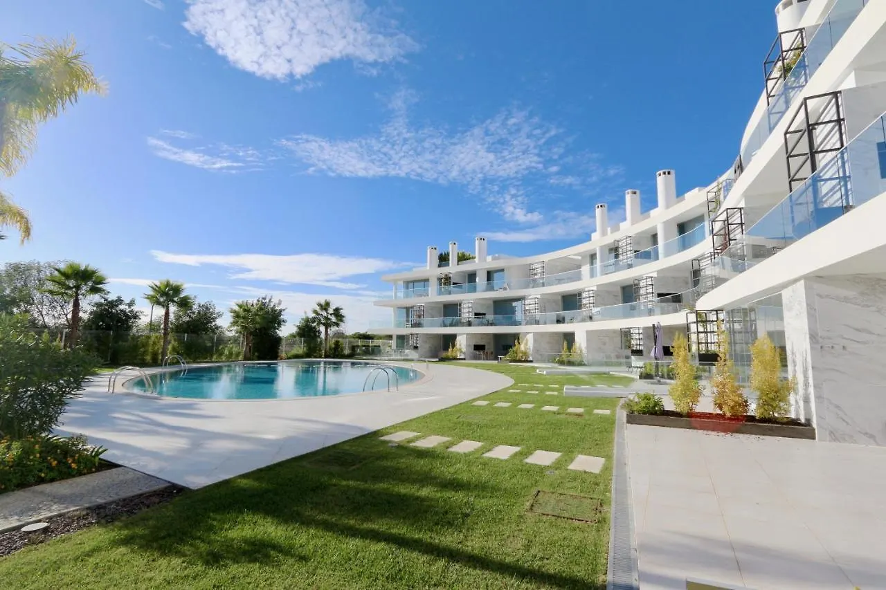 Lake 24: Luxury Marina Apartment Near Falesia Beach Vilamoura Portugal