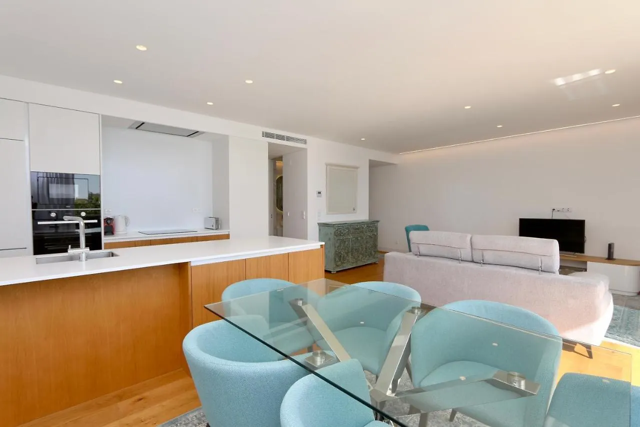 Lake 24: Luxury Marina Apartment Near Falesia Beach Vilamoura Portugal